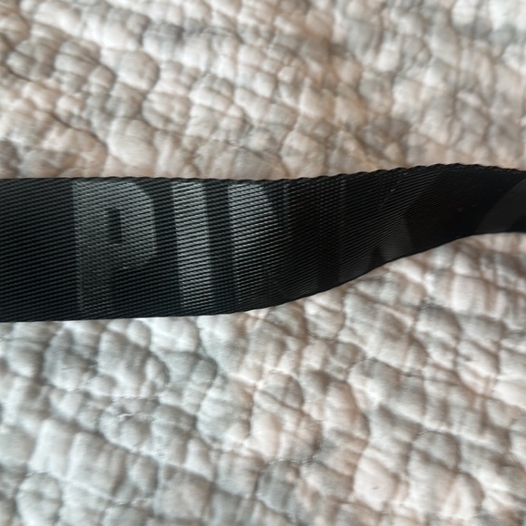 Victoria’s Secret Pink Duffle Bag - Picture 5 of 5